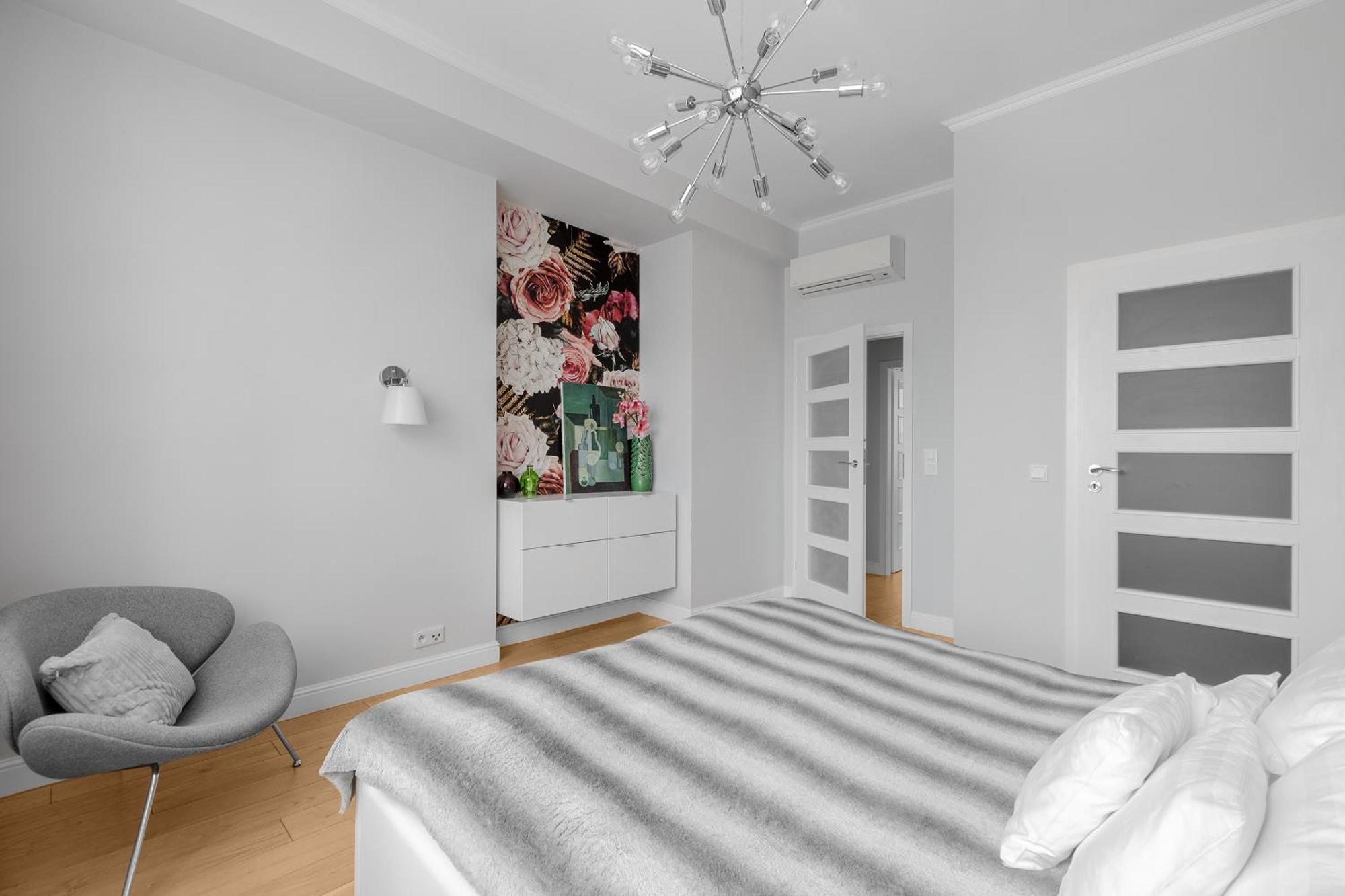 Unitapartament Delux Warszawa Centrum Blisko Plac Zbawiciela Hala Koszyki Metro Politechnika Jest To Elegancki I Wygodny Apartament Na Noclegi I Pobyt W Warszawie - Zapraszamy Luaran gambar